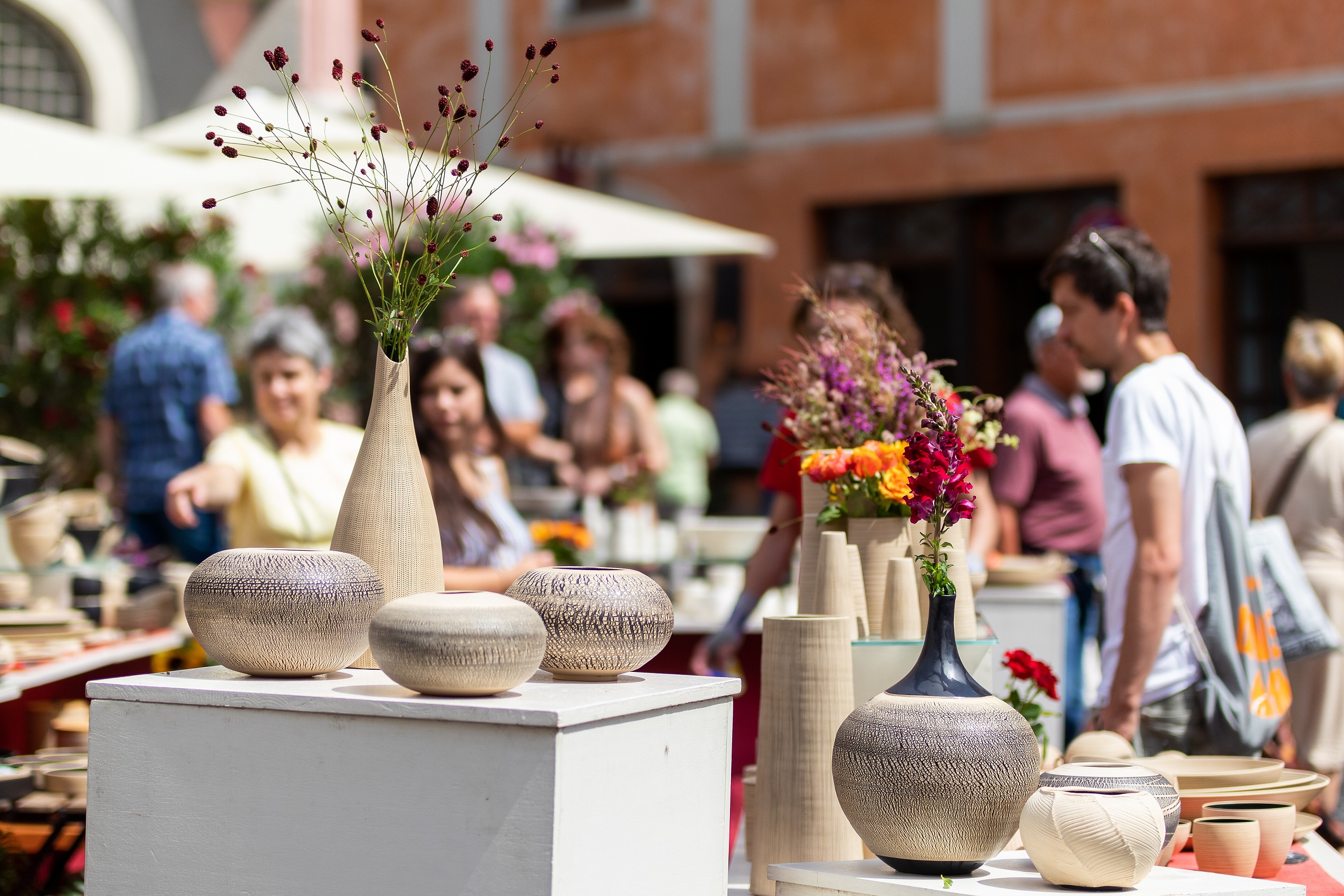Stall with pottery